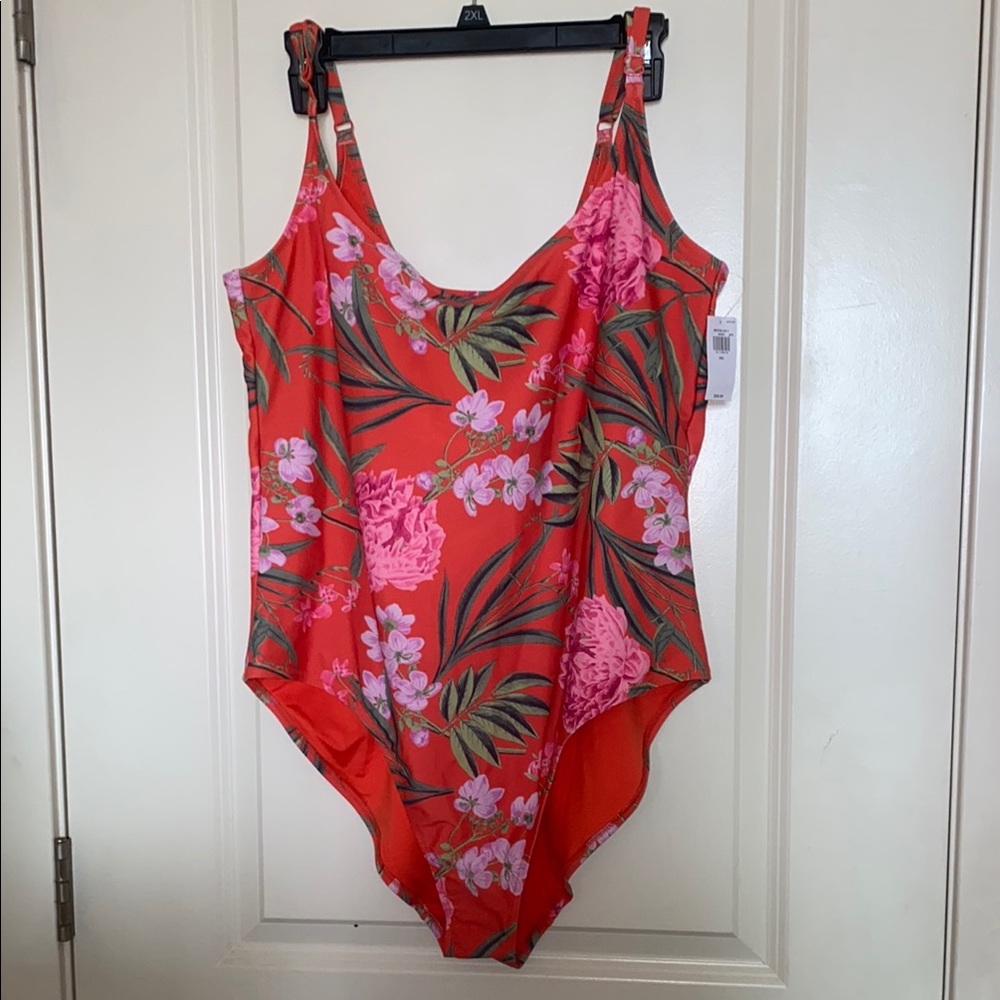 New Floral One-Piece Swimsuit